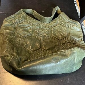🍀Lucky Brand🍀 shamrock suede purse in dark green. Good used condition. Rare